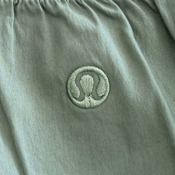 lululemon Grey Eucalyptus Lightweight Adjustable Mid-Rise Cargo Pant size XS - Picture 14 of 16